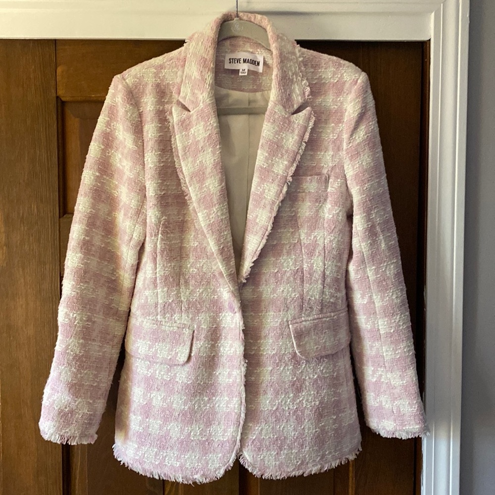 Steve Madden pink and white boucle, houndstooth blazer size medium